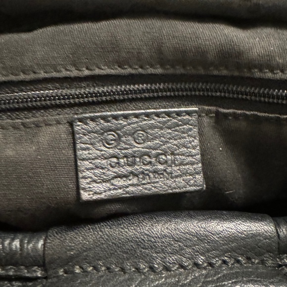 Gucci Black Signature Print - Picture 1 of 10